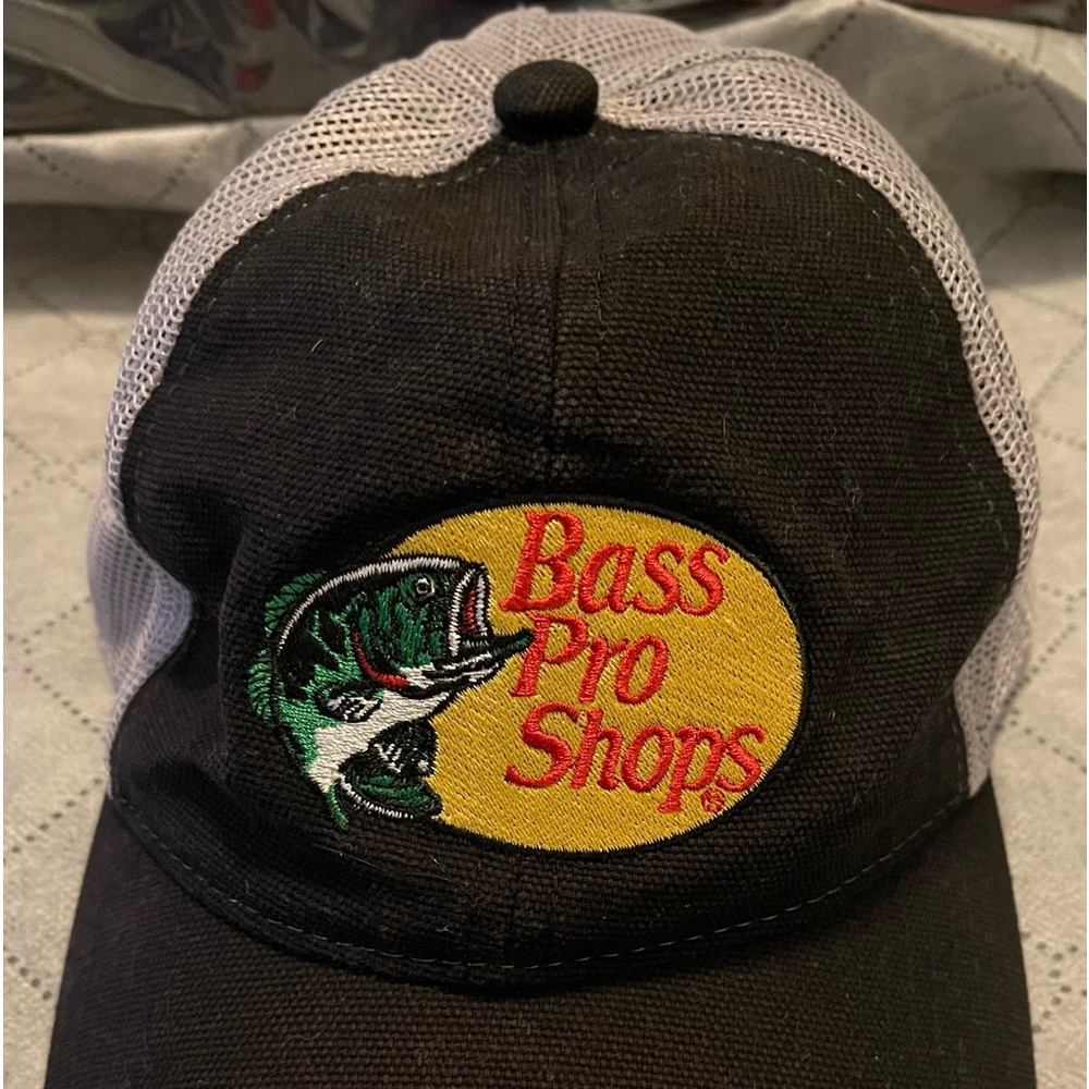 Bass Pro Shops Hat Embroidered Logo Mesh Fishing Hunting Trucker Cap Snapback